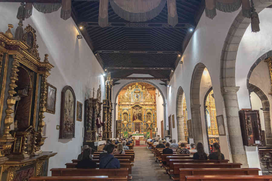 Tenerife 195 - Puerto de la Cruz - ermita de San Juan Bautista y iglesia de San Francisco.jpg